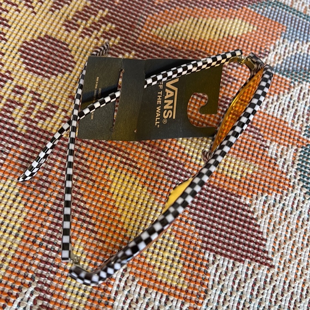 Vans Summer Holiday UV Protect Shades Sunglasses
NWT - Picture 11 of 16